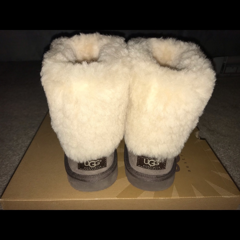 Ugg Ellee Boots - Barely Worn - Picture 3 of 7